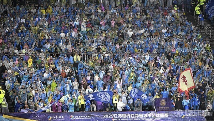 二四六天天彩免費資料大全246,法拉利撞进绿化带车头严重变形,典故解疑_优选版V13.22